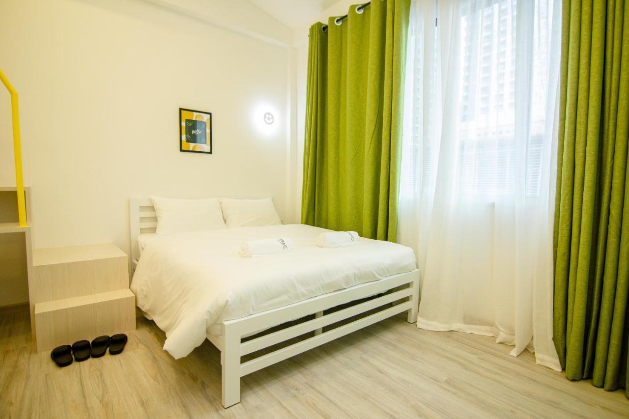 Folk Poshtel Asok Hostel Bangkok Exterior photo