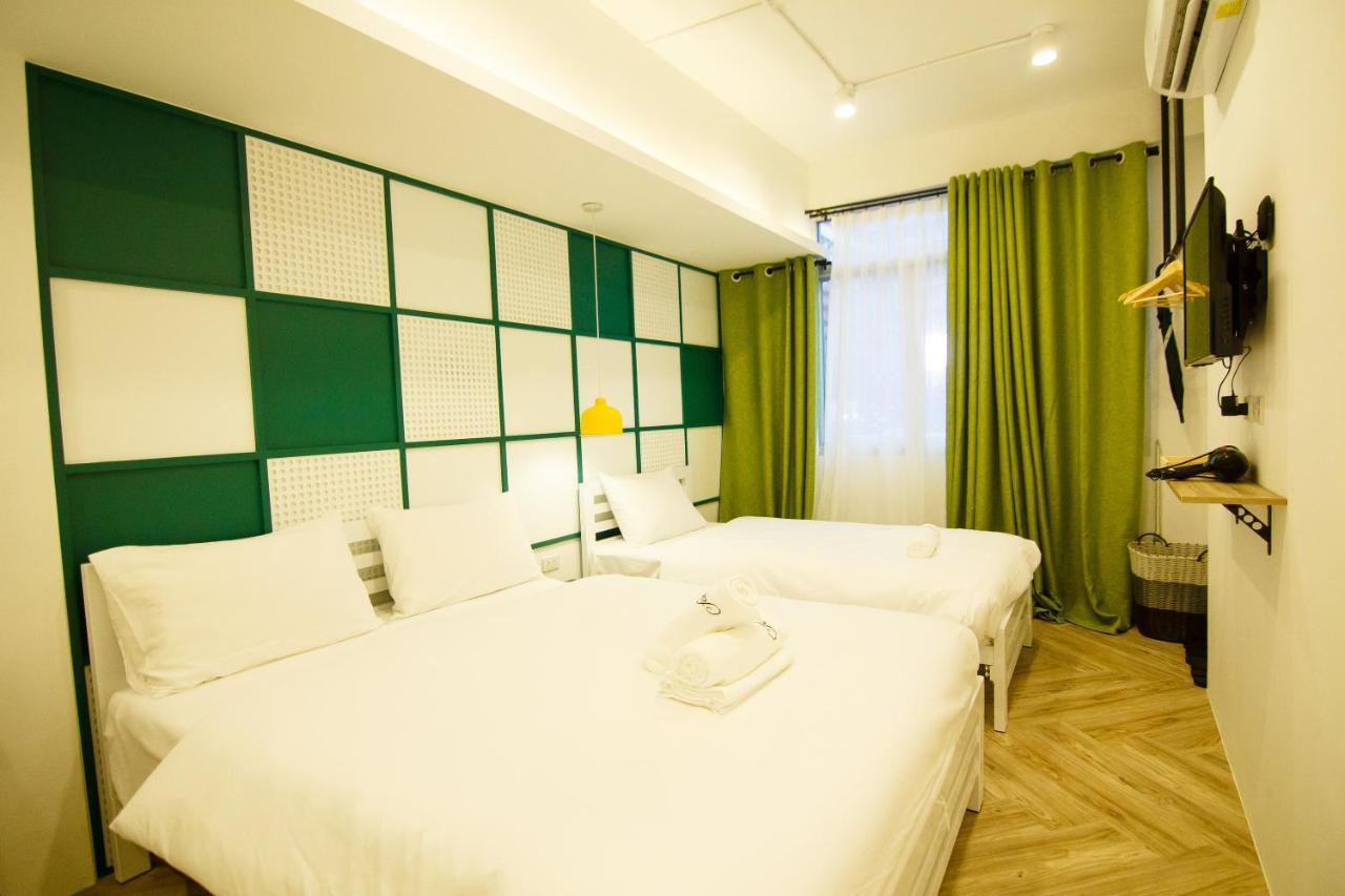 Folk Poshtel Asok Hostel Bangkok Exterior photo