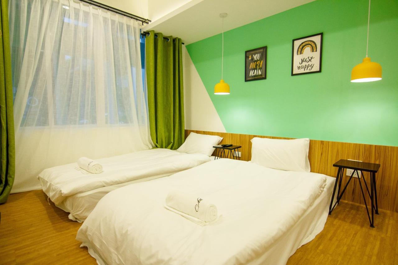 Folk Poshtel Asok Hostel Bangkok Exterior photo