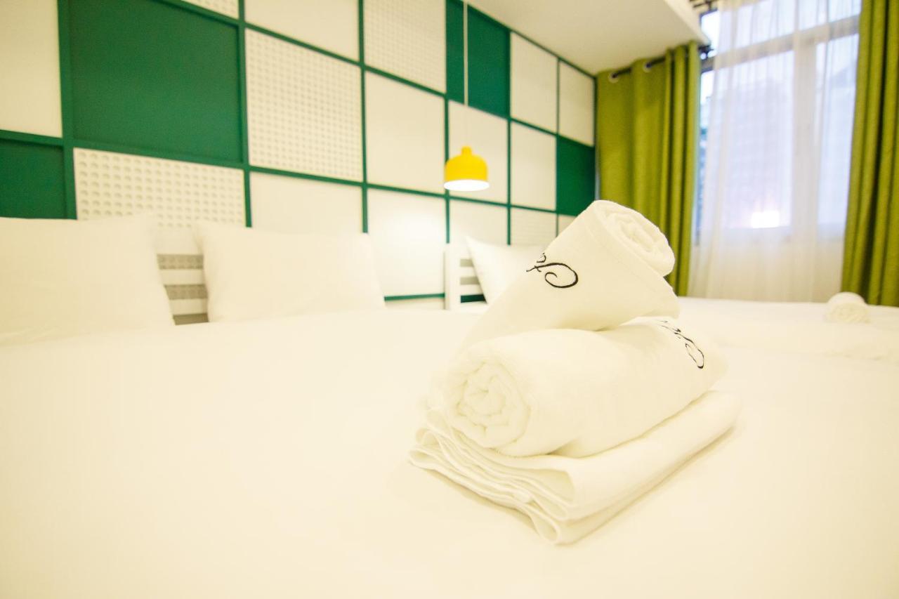 Folk Poshtel Asok Hostel Bangkok Exterior photo